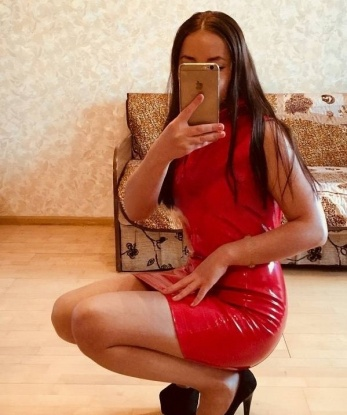 У меня есть все, чтобы сделать тебя счастливым - отзывы моих клиентов говорят сами за себя. Услуги, которые я предлагаю, насыщены страстью и фантазией. Ты сможешь погрузиться в мир наслаждения и расслабления вместе со мной. Ты получишь незабываемый опыт, который заставит тебя вернуться ко мне снова и снова. Я готова подарить тебе удовольствие и исполнить все твои желания. Посмотри мои фото, чтобы увидеть, насколько жгучей и привлекательной я являюсь. Жду встречи с тобой, чтобы погрузиться в мир наслаждения в моей уютной квартире в Москве. 💋 Алиса